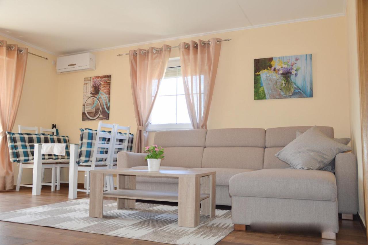 Spomenka Zvonko Apartma Lopar