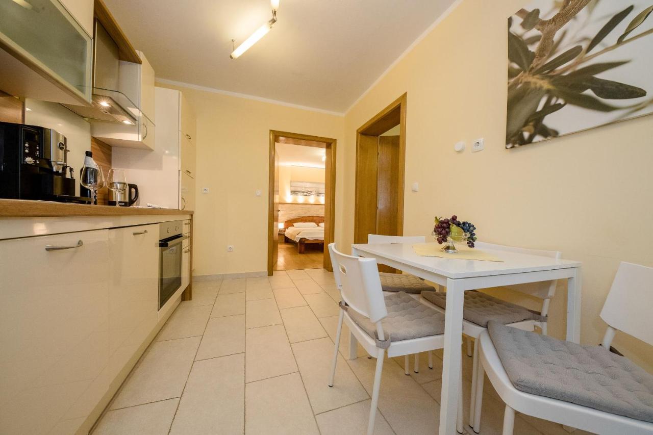 Spomenka Zvonko Apartment Lopar