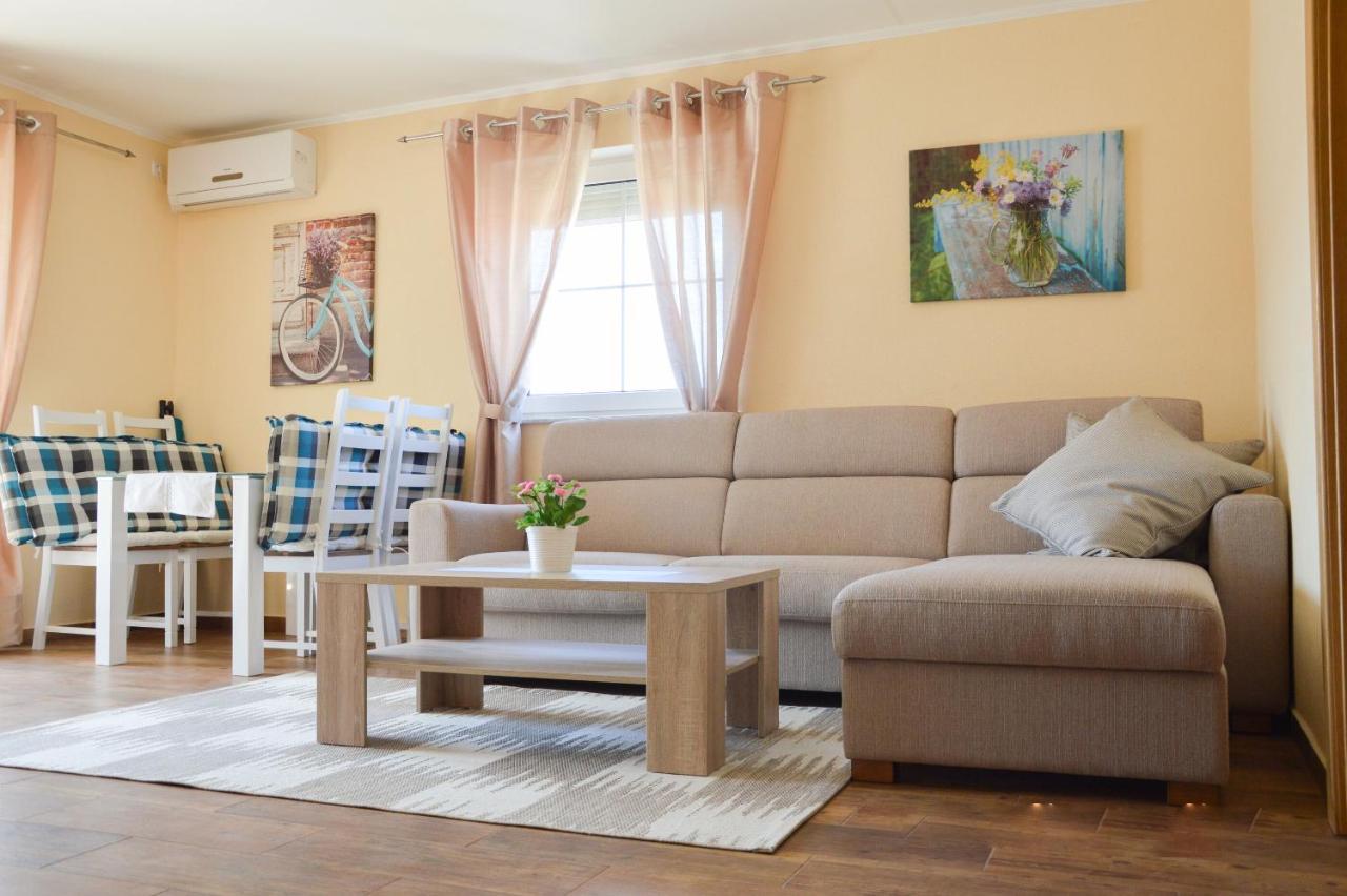 Spomenka Zvonko Apartment Lopar