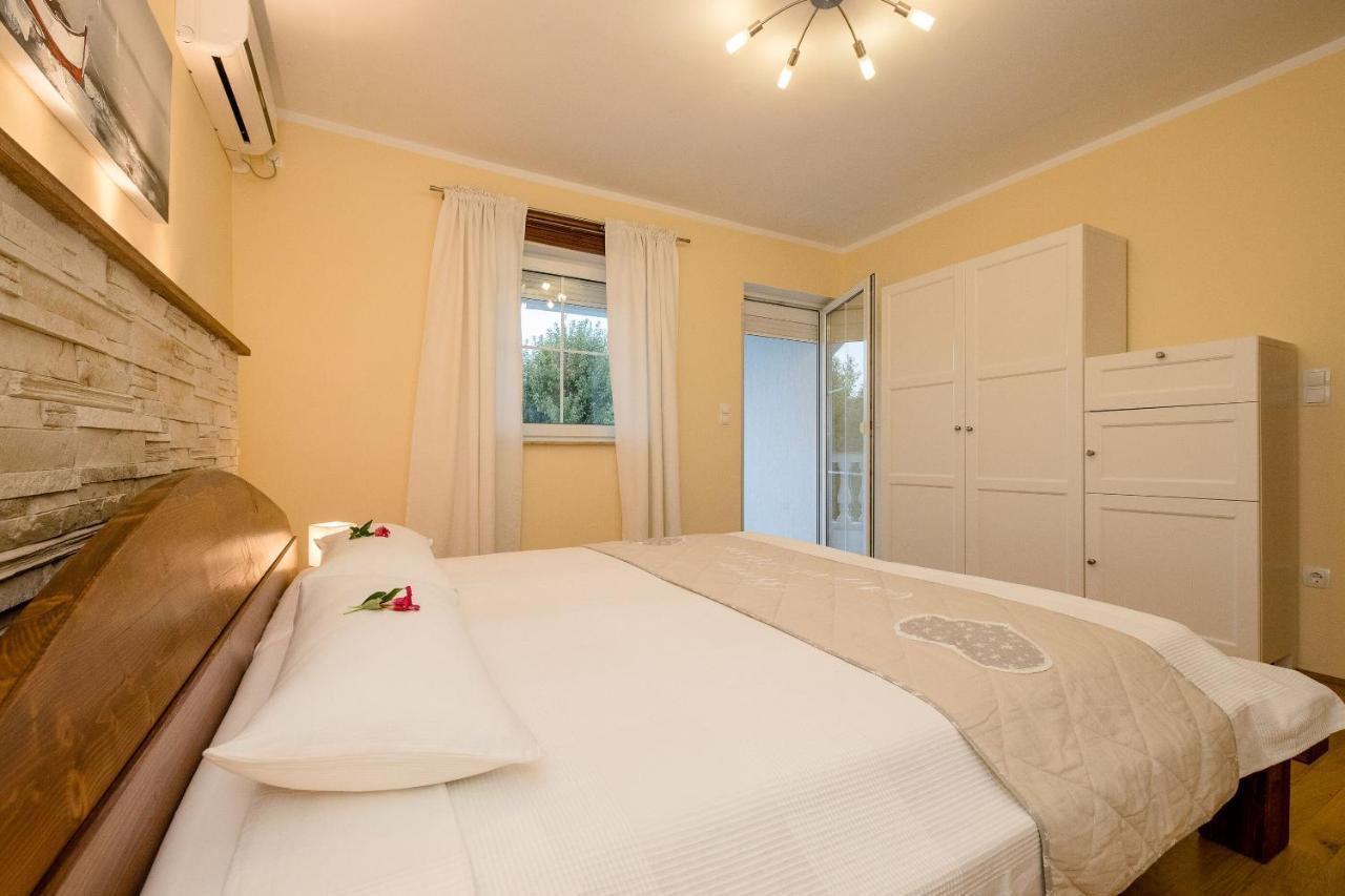 Spomenka Zvonko Apartment *