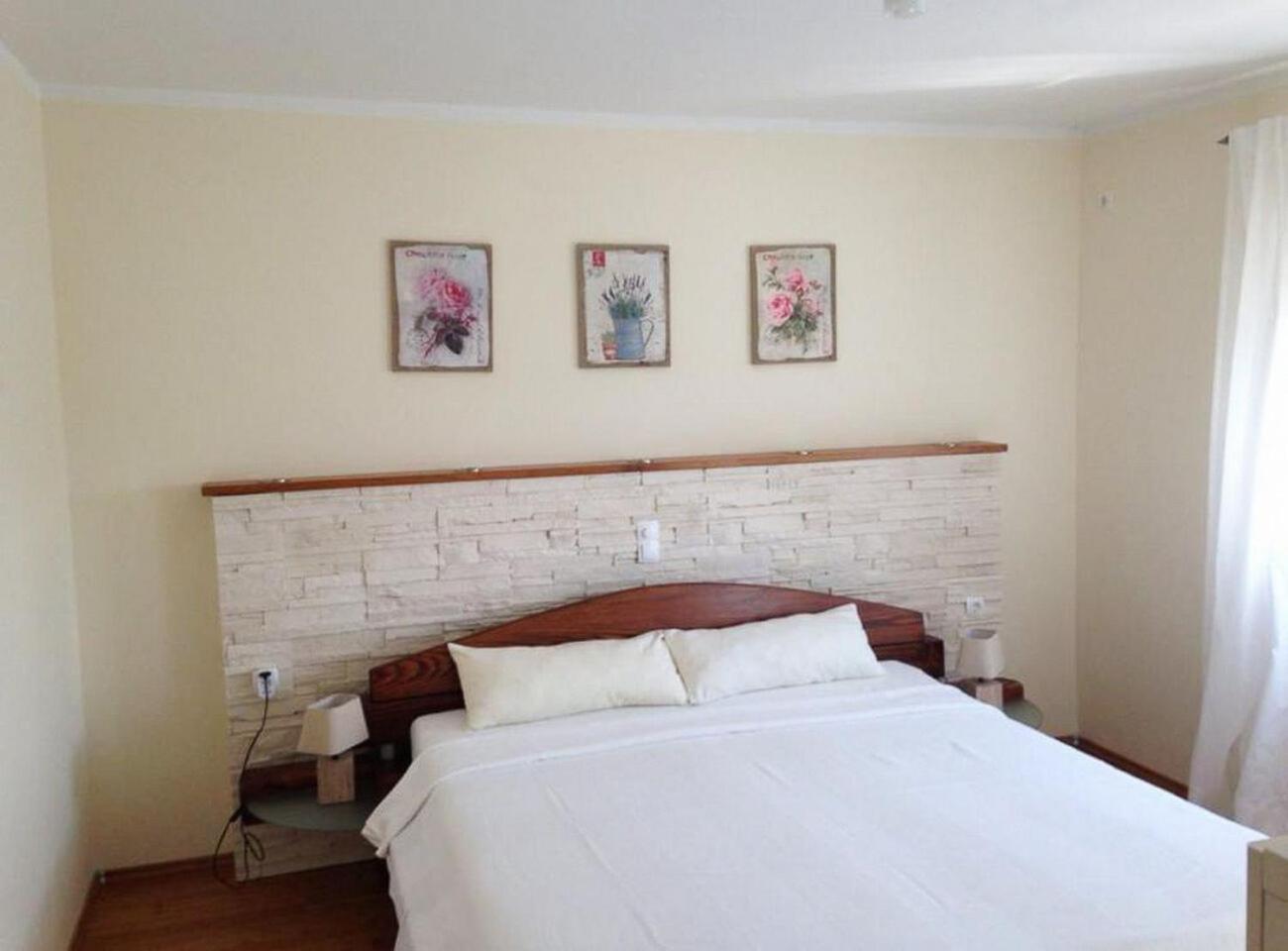 Spomenka Zvonko Apartment Lopar